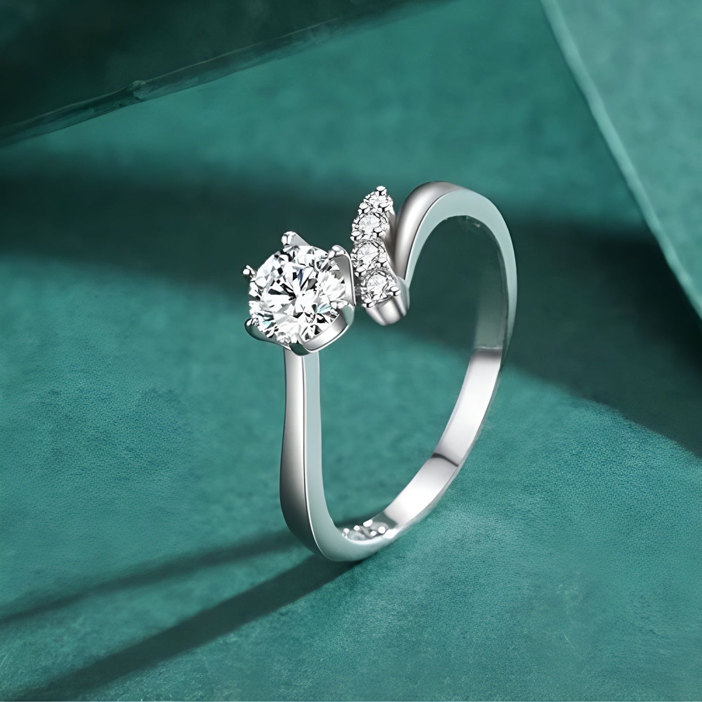 Silver Solitaire Ring in 925 sterling silver