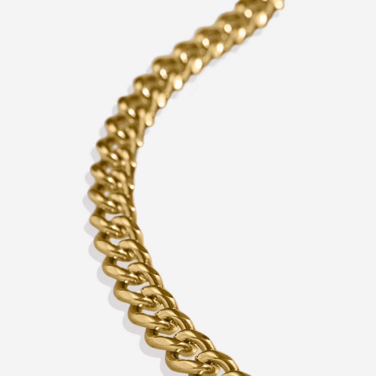 8mm Cuban Link Chain Bracelet in gold tone