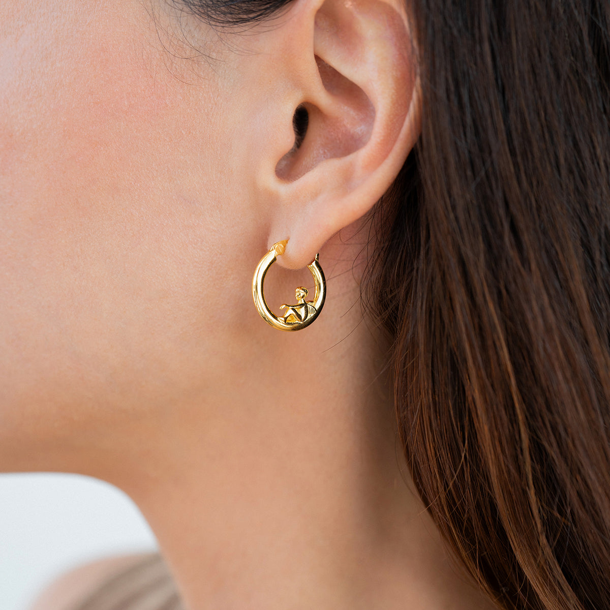 Cherub Gold Hoops in gold tone