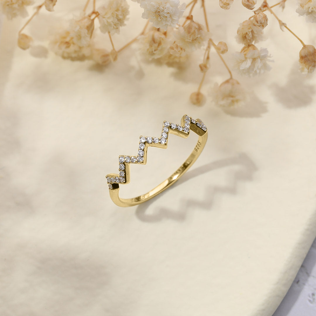 Highs And Lows Zigzag Ring in gold tone