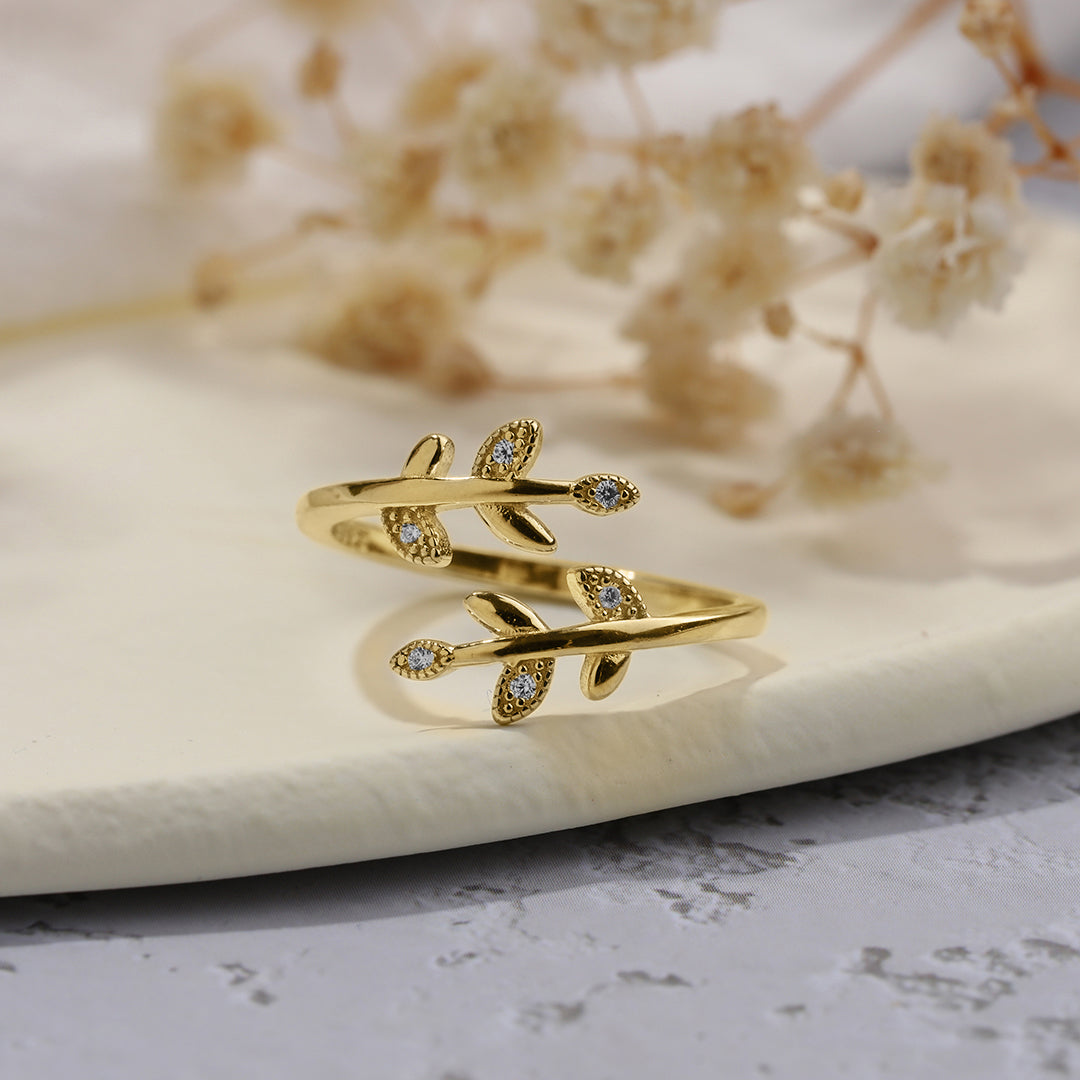 Adjustable Leaf Ring in gold tone