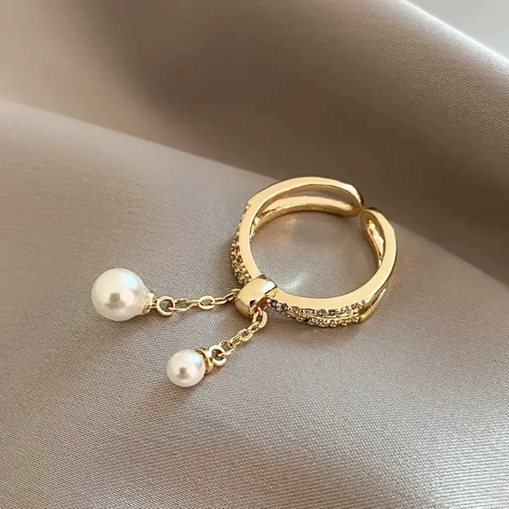 Fiducia Double Pearl Gold Ring in gold tone