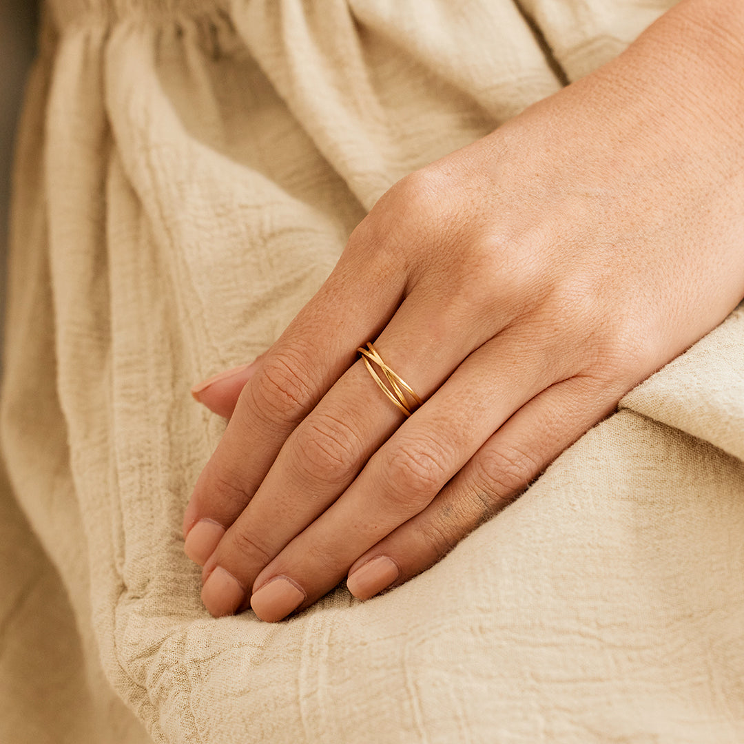 Zierlicher ineinandergreifender Fidget-Ring