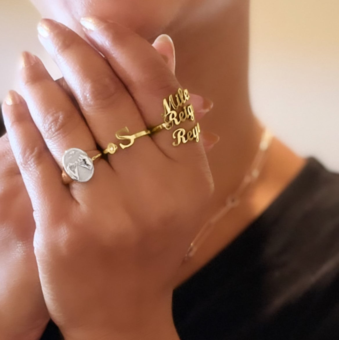 Anello con tre nomi