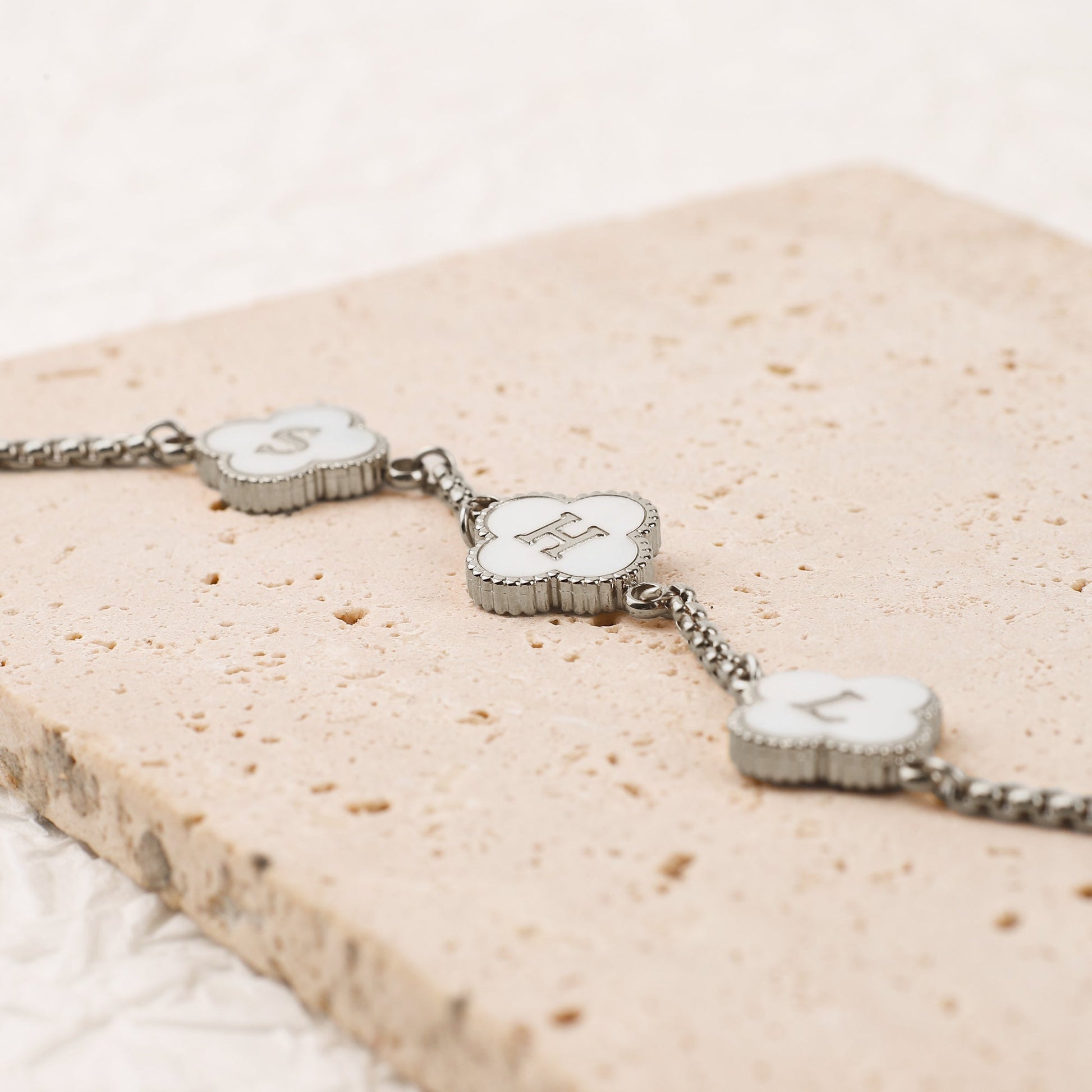 Clover Custom Name Necklace in 925 sterling silver
