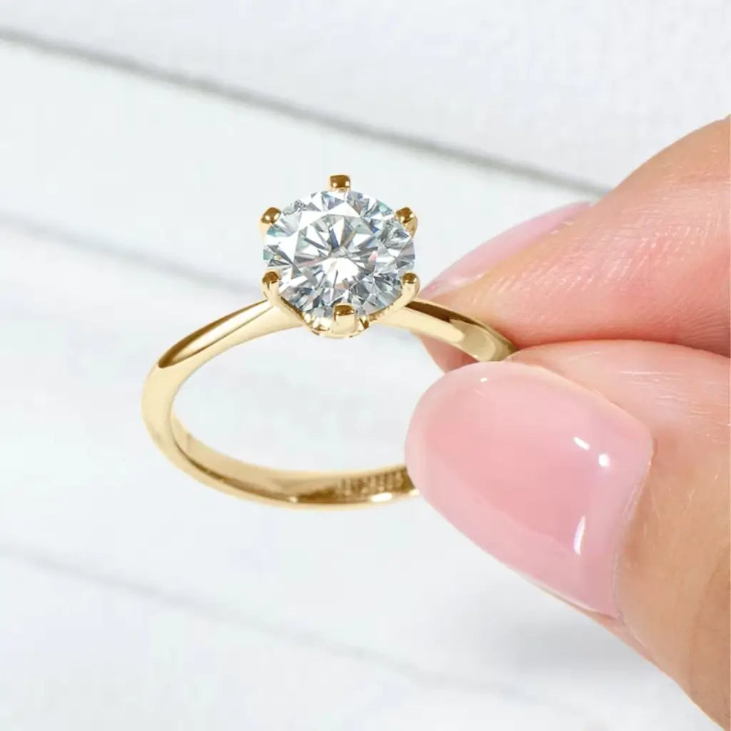 Luz 18k Gold Moissanite Engagement Ring in gold tone