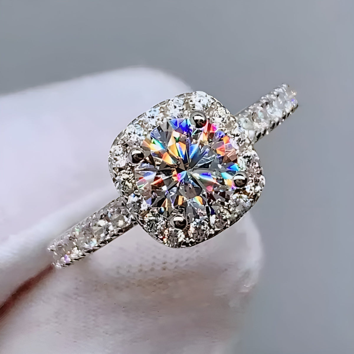 Brilliant Cubic Zirconia Silver Ring in 925 sterling silver