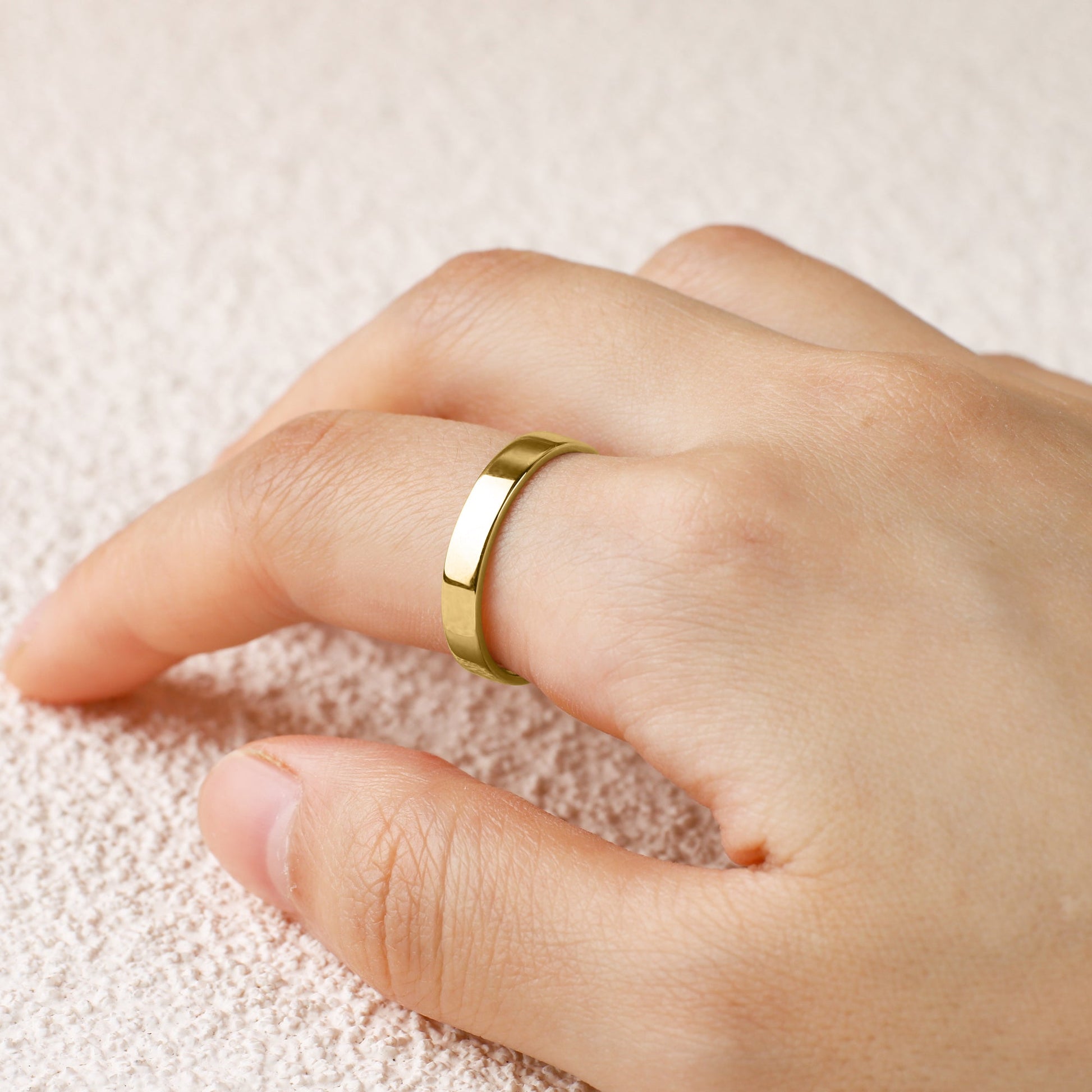 The Timeless Band Ring in gold tone