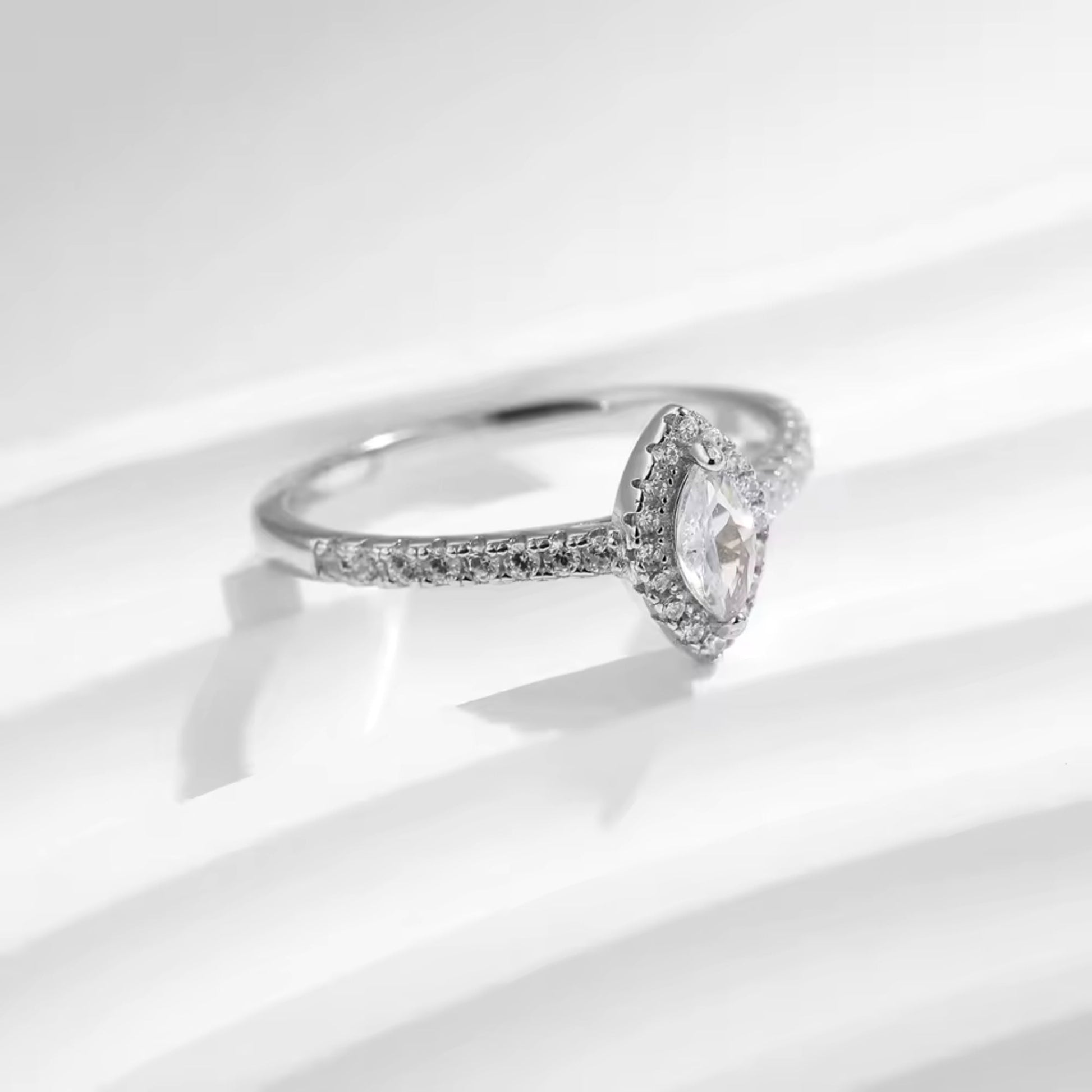 Fiore Sterling Silver Ring in 925 sterling silver