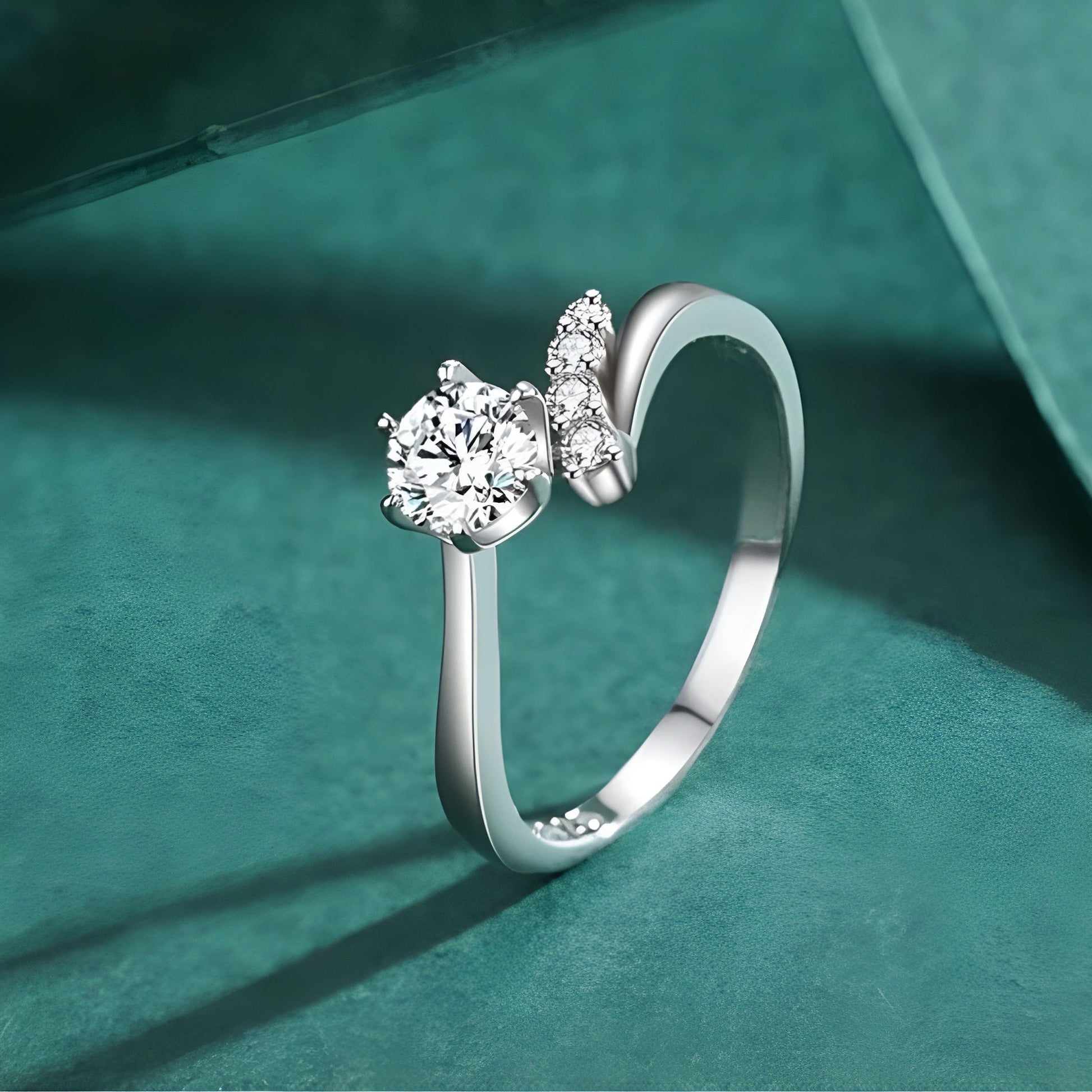 Silver Solitaire Ring in 925 sterling silver