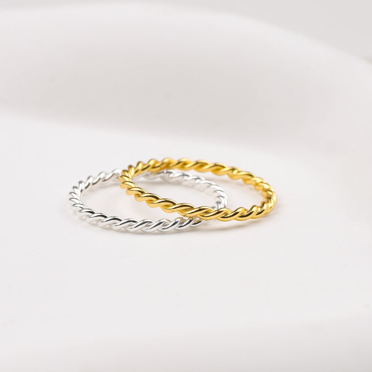 Zarter geflochtener Stapelring