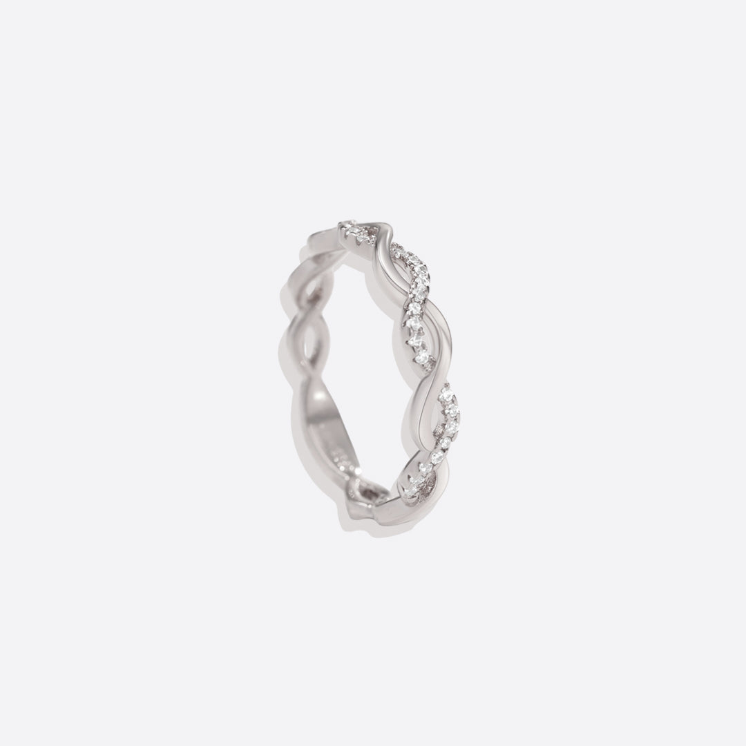 Zierlicher Stapelring mit Pavé-Twist