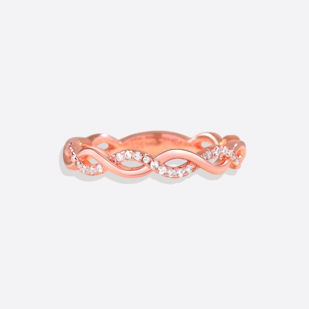 Zierlicher Stapelring mit Pavé-Twist