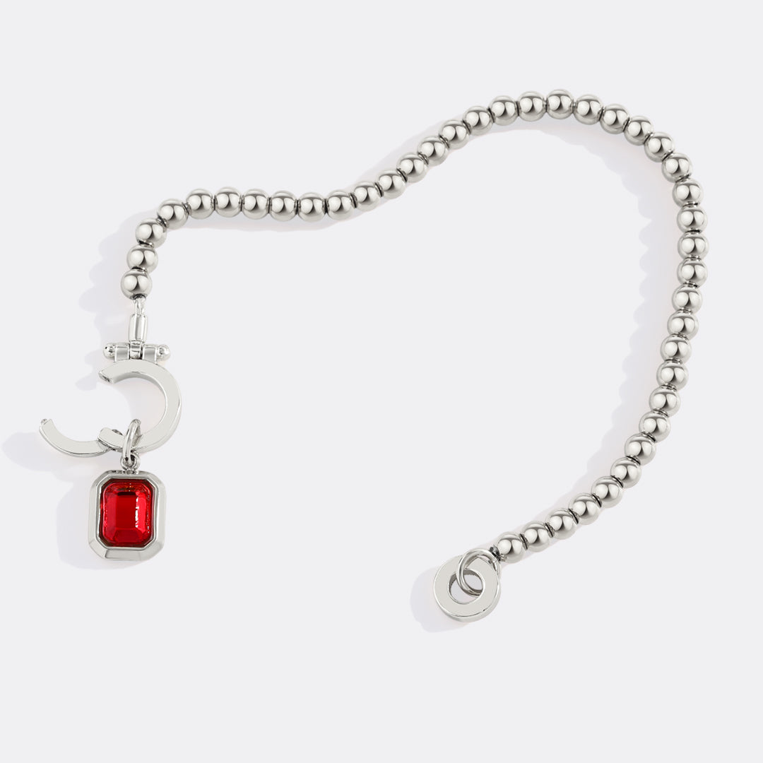 Minzfarbenes Perlenarmband mit Baguette-Geburtsstein-Anhänger