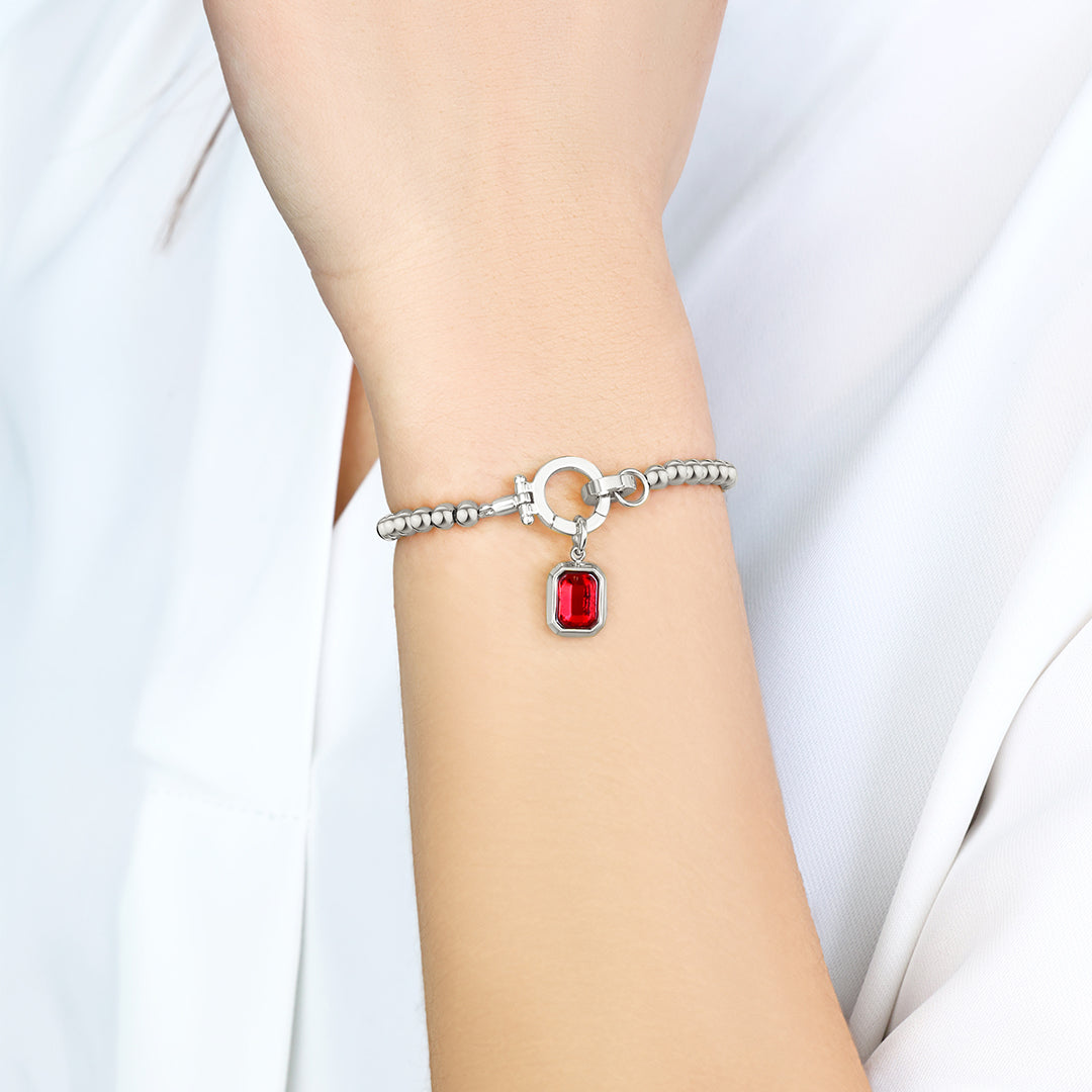 Minzfarbenes Perlenarmband mit Baguette-Geburtsstein-Anhänger