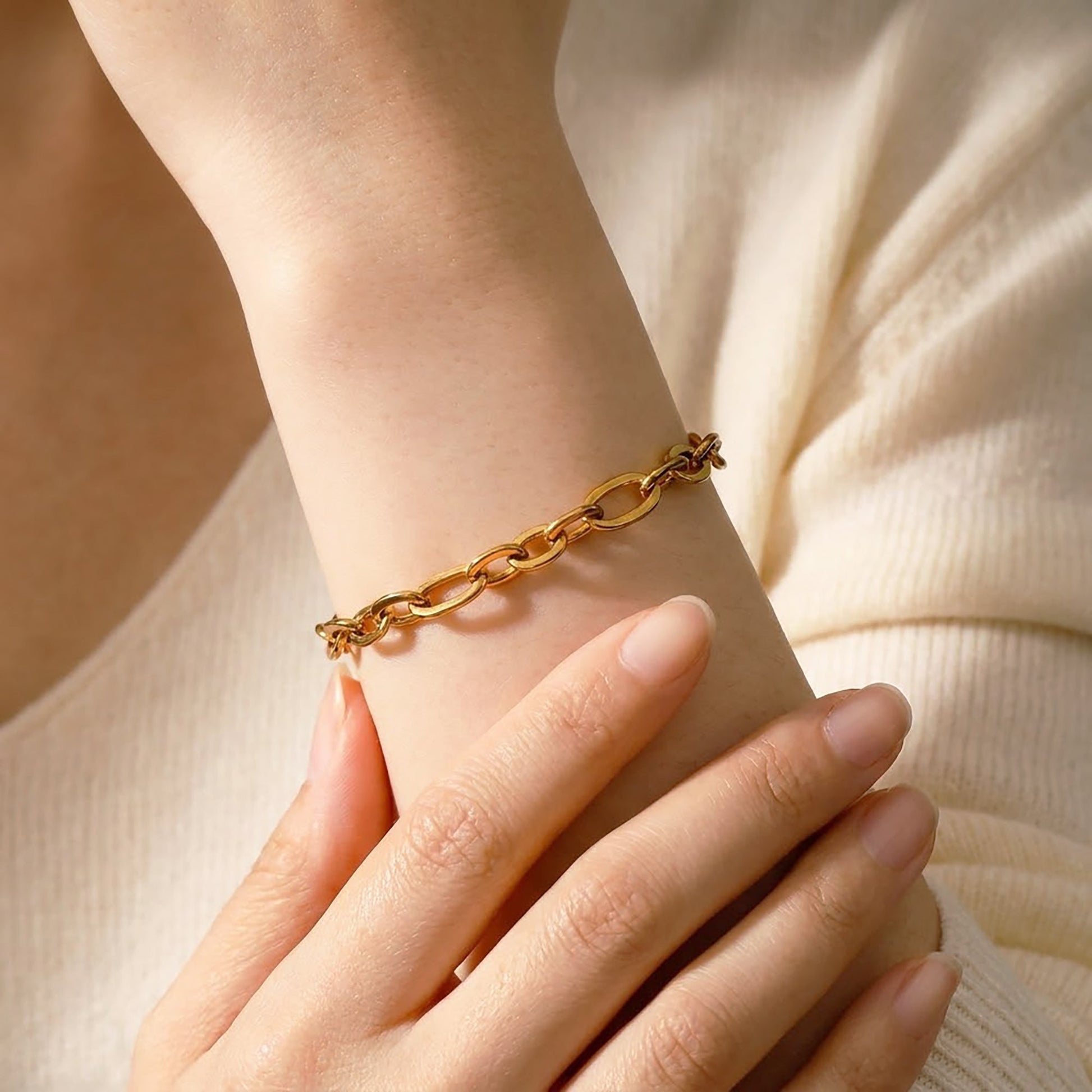 Massives, verbundenes Armband