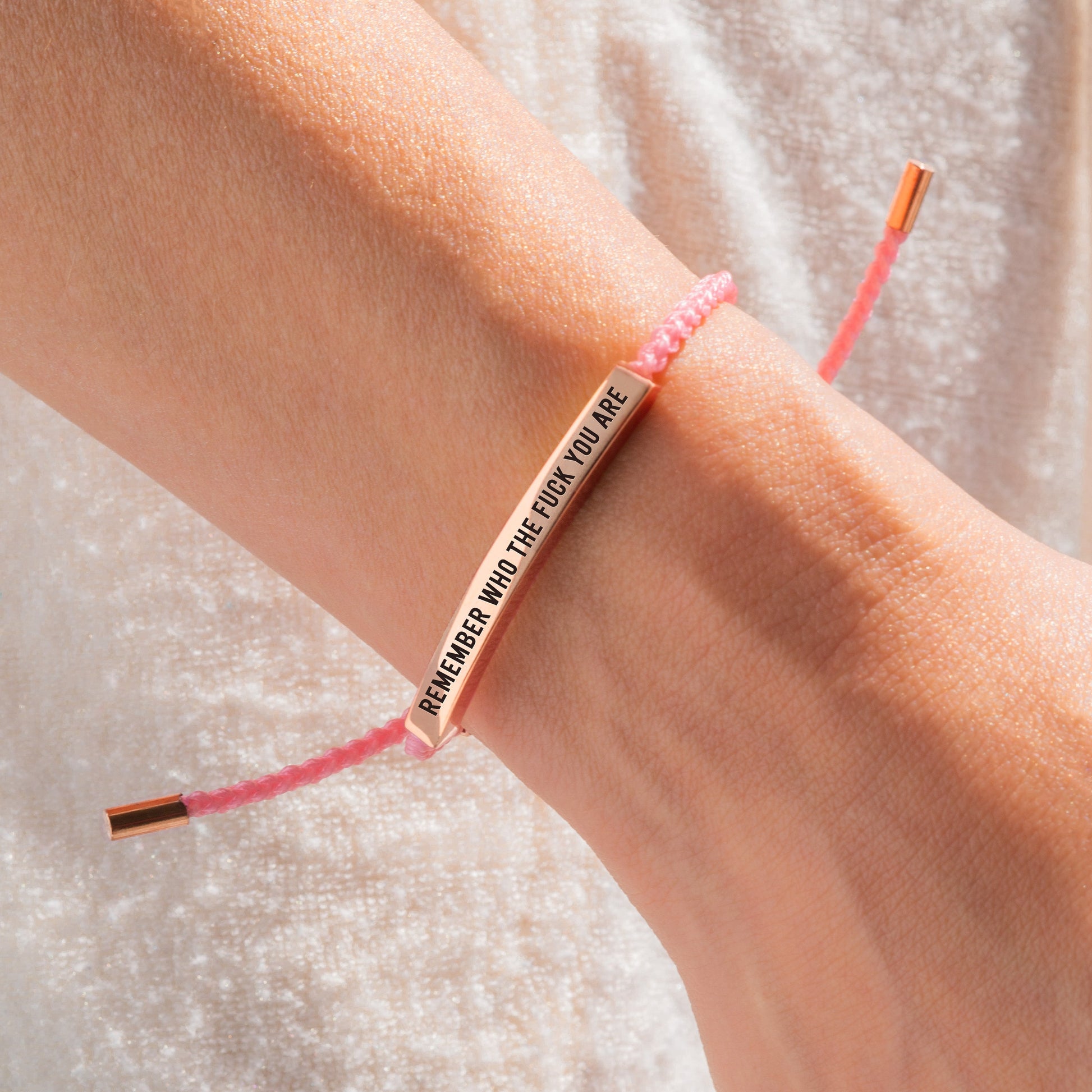 Bracciale ispira "Bold Remember Who the F♥ck You Are"