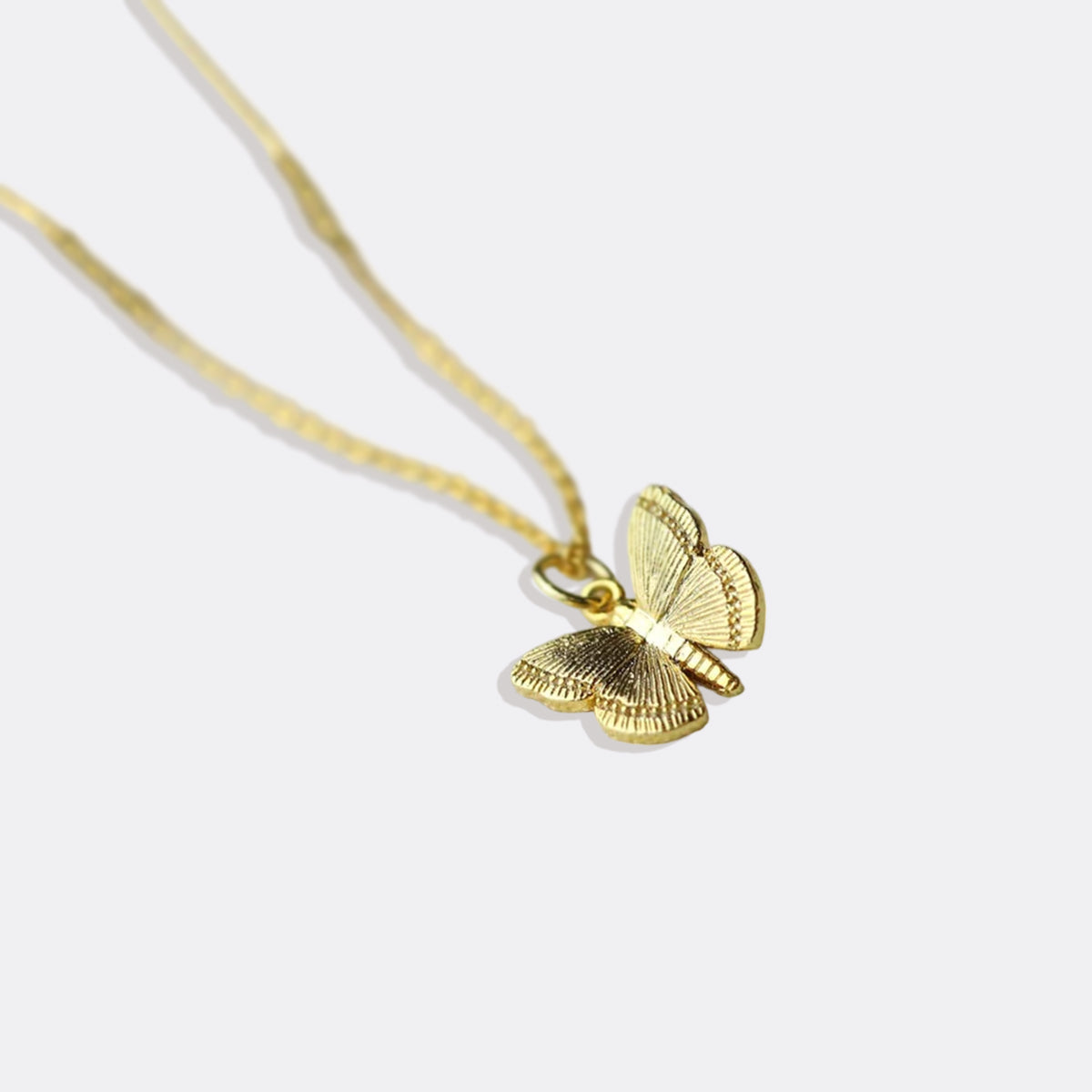 Collana con ciondolo a farfalla
