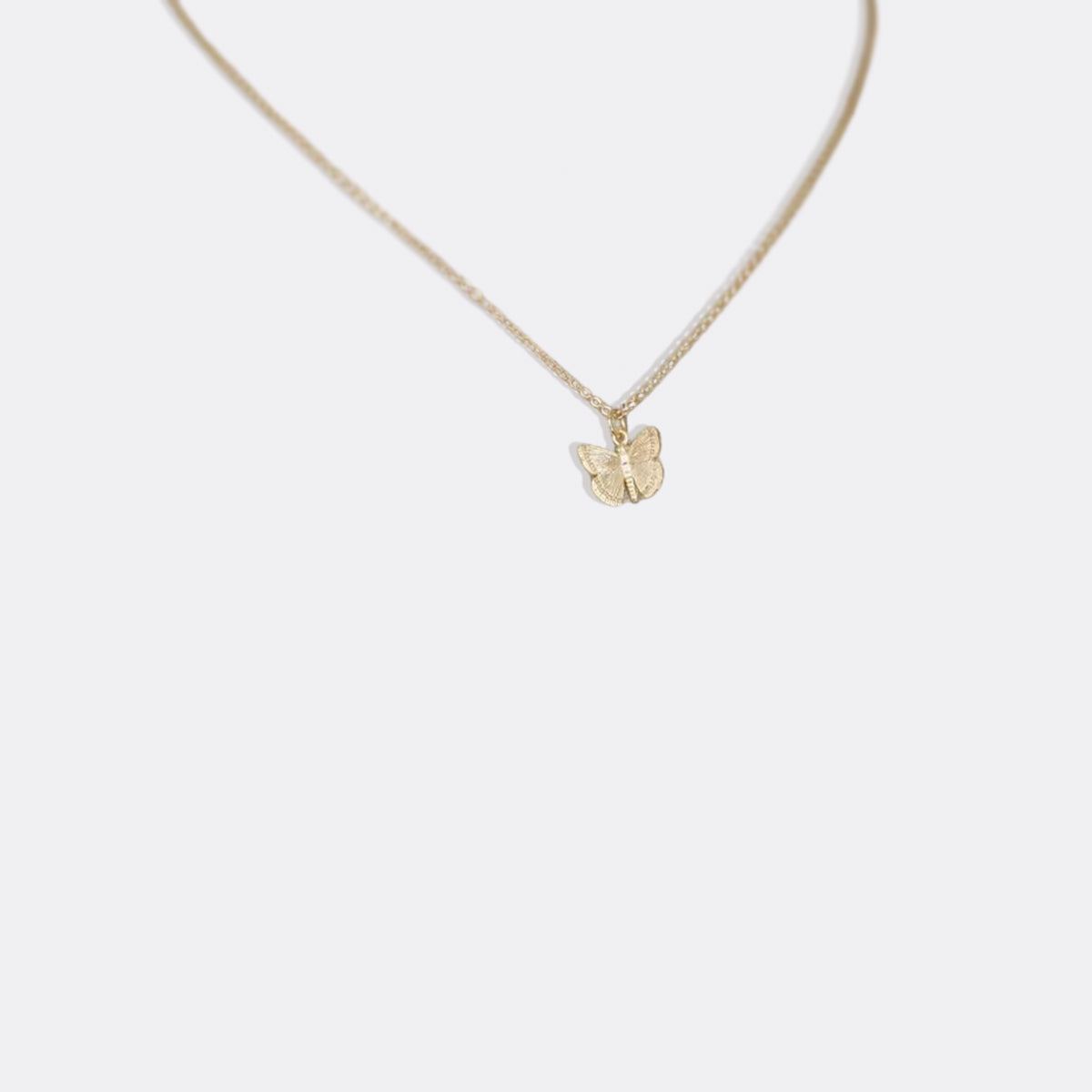 Collana con ciondolo a farfalla