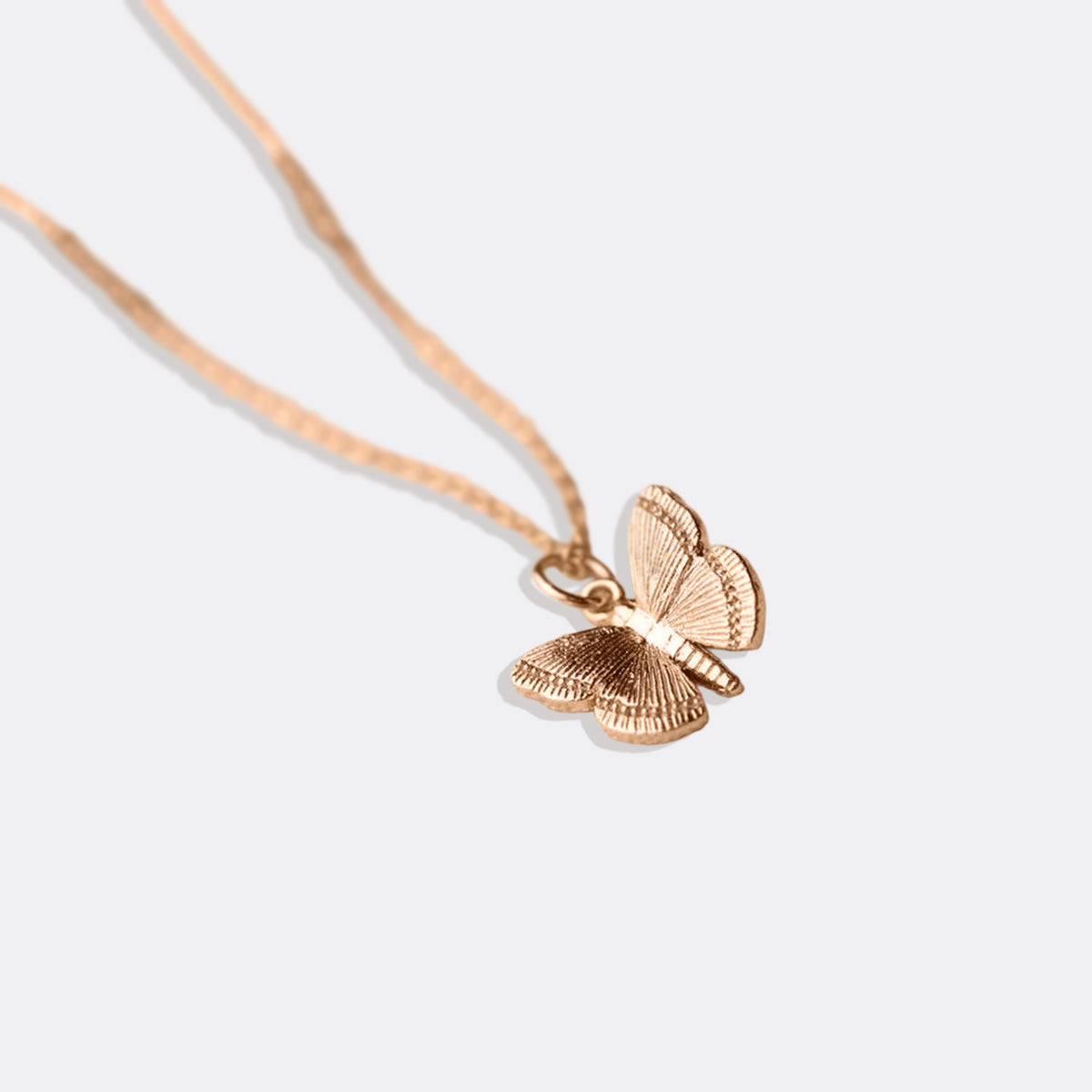 Collana con ciondolo a farfalla
