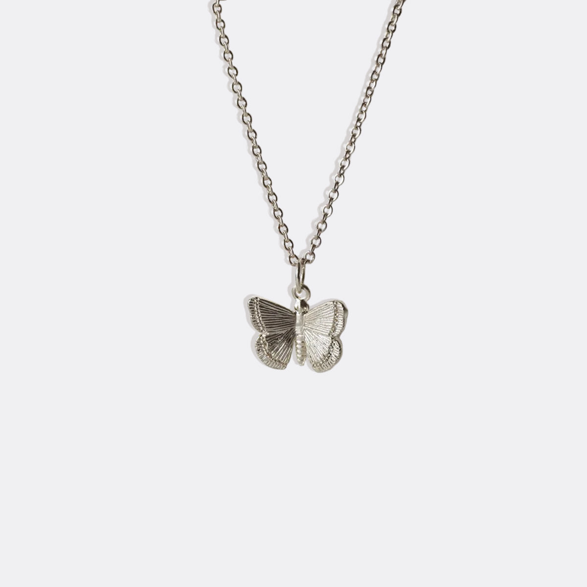 Collana con ciondolo a farfalla