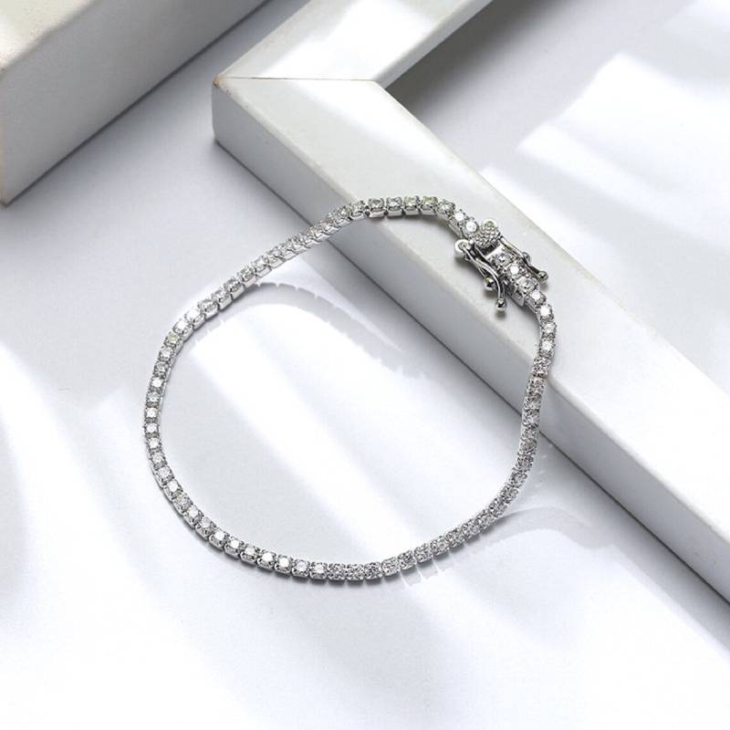 Classic Tennis Bracelet in 925 sterling silver