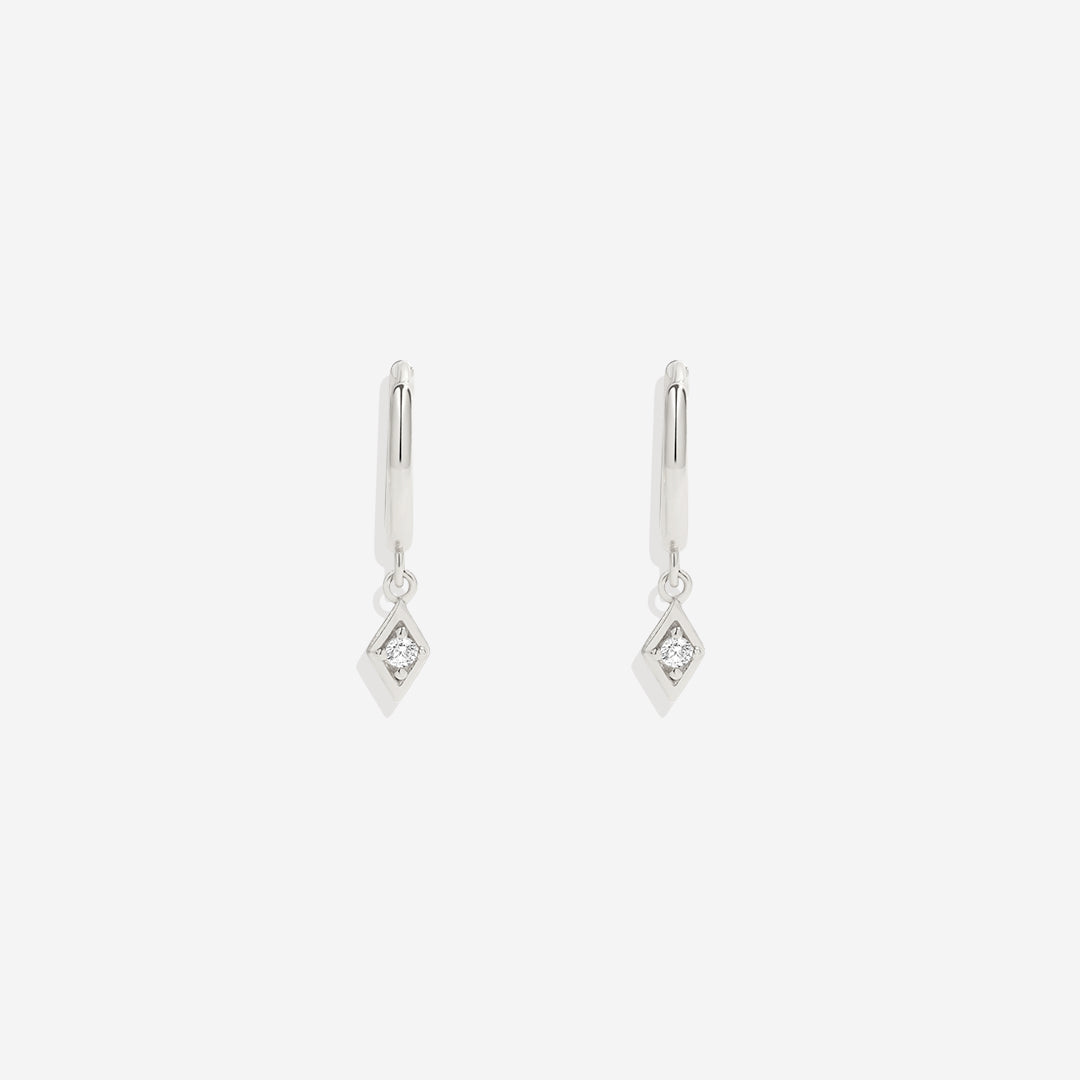 Zierliche Diamant-Charm-Ohrringe