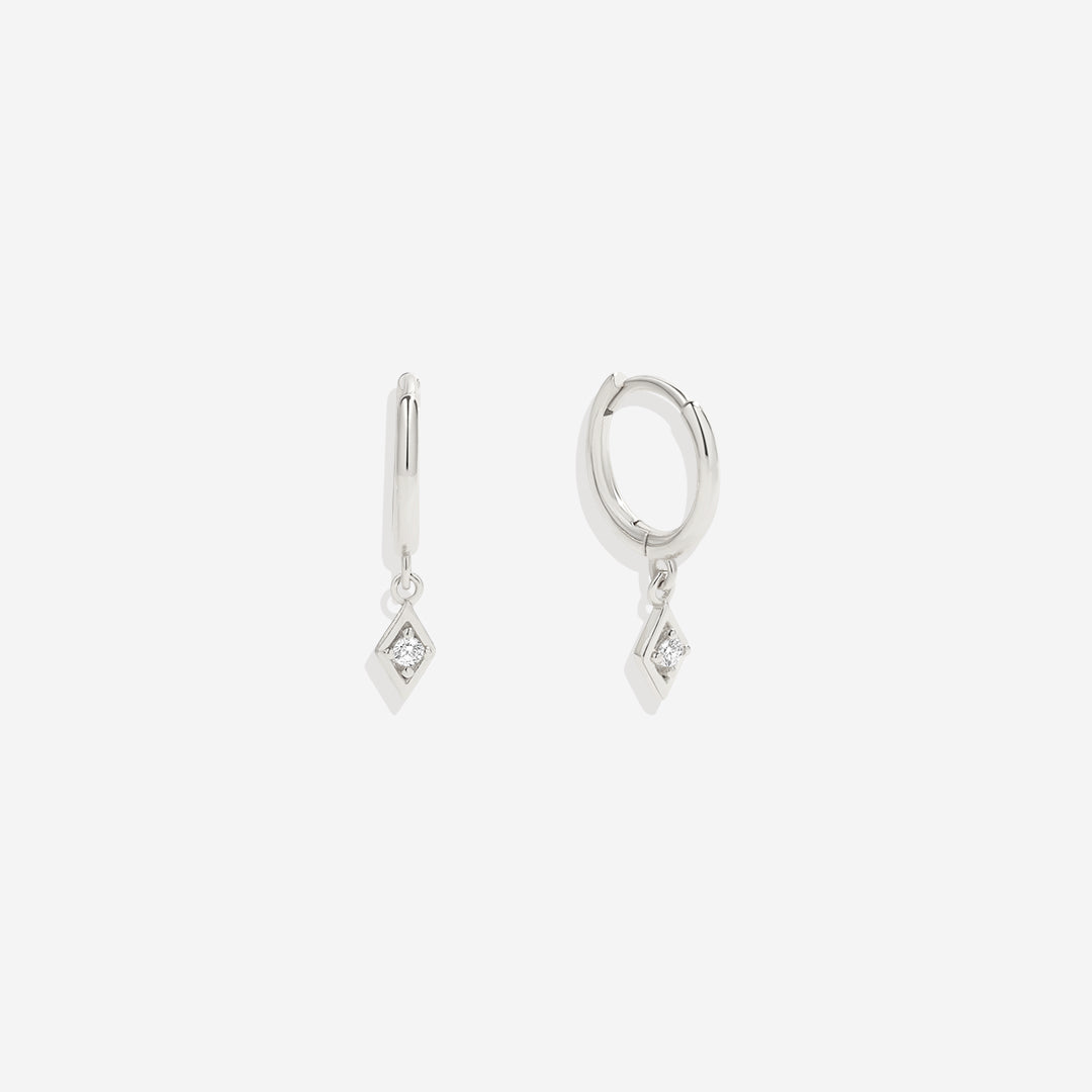 Zierliche Diamant-Charm-Ohrringe