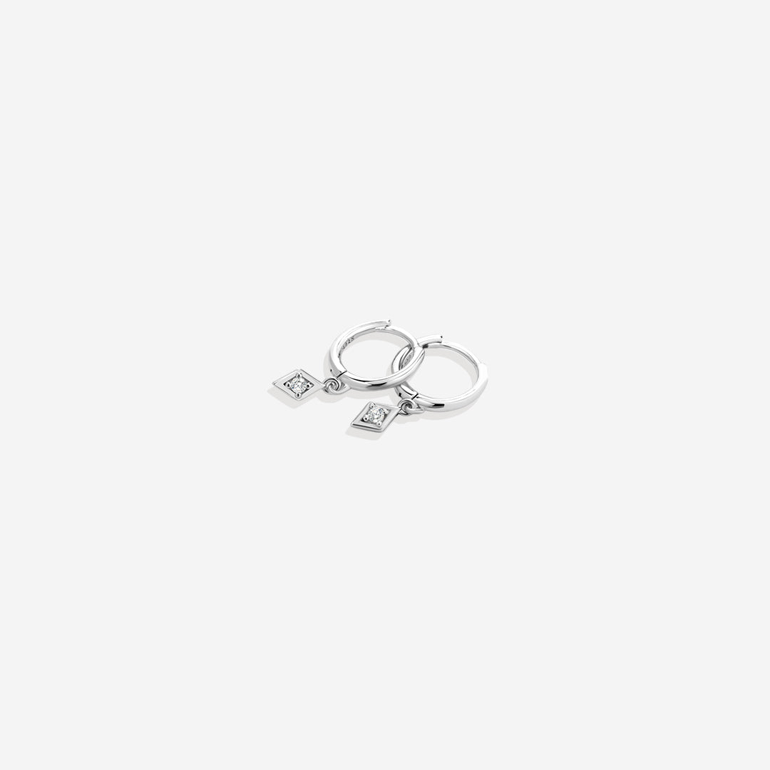 Zierliche Diamant-Charm-Ohrringe