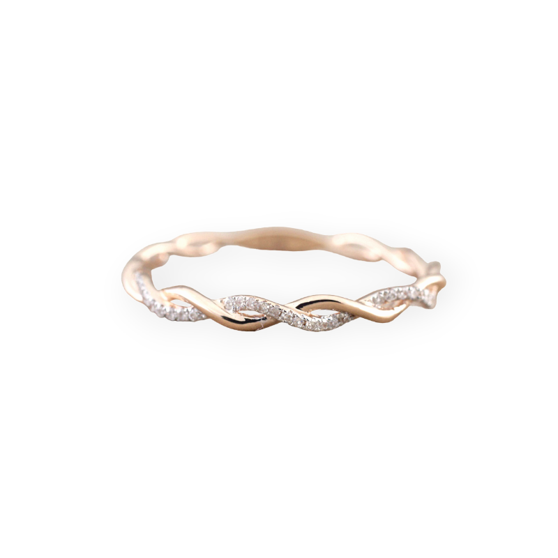 Zierlicher Stapelring mit Pavé-Twist