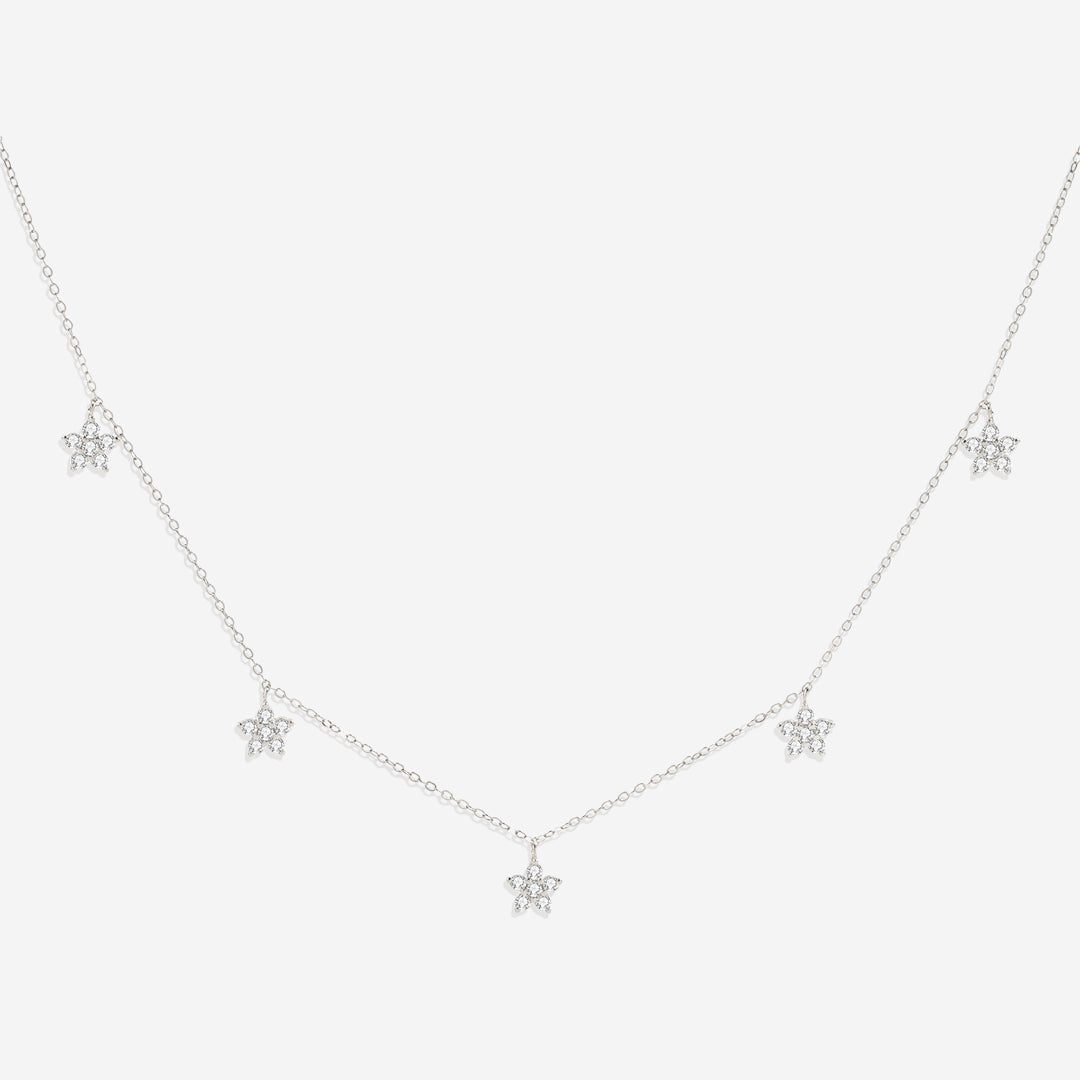 Collana con fiore di diamanti