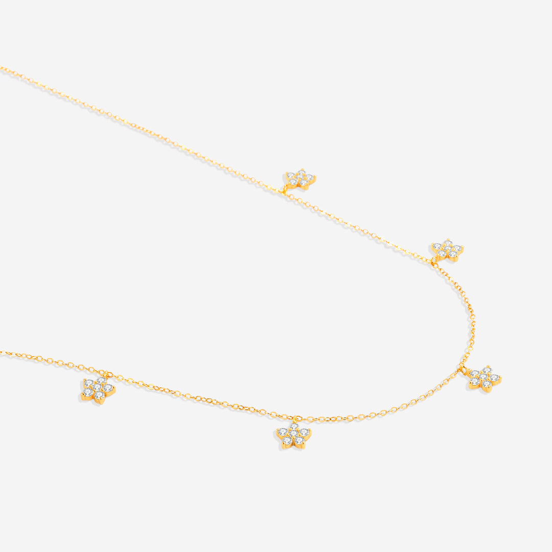 Collana con fiore di diamanti