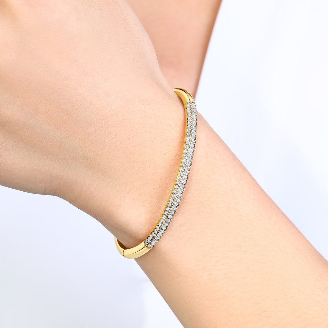 Bracciale a fascia bombato e pavé