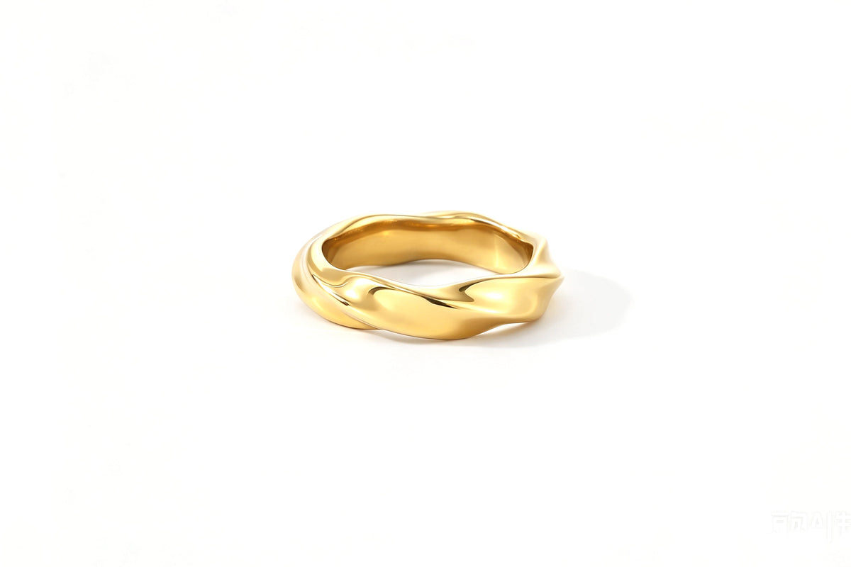 Dune Ring in gold tone
