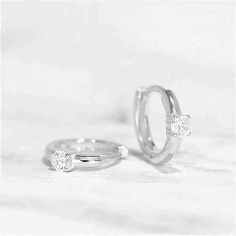 Orecchini a cerchio Huggie delicati con pietra singola