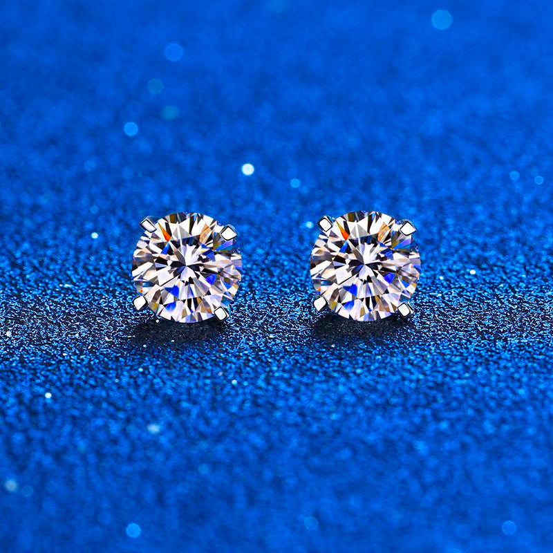 Orecchini a perno classici solitario da 4 mm