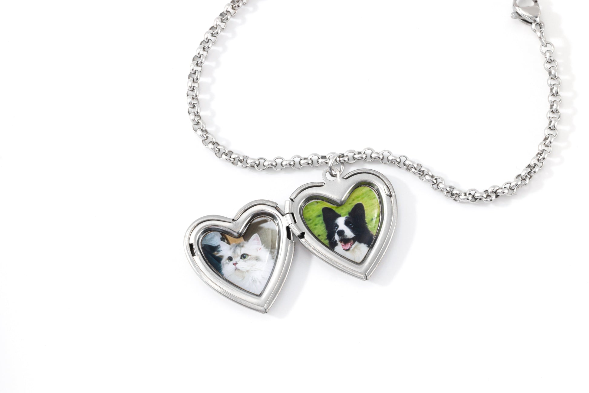 Heart Photo Locket Bracelet with Engraving in 925 sterling silver, flat lay detail