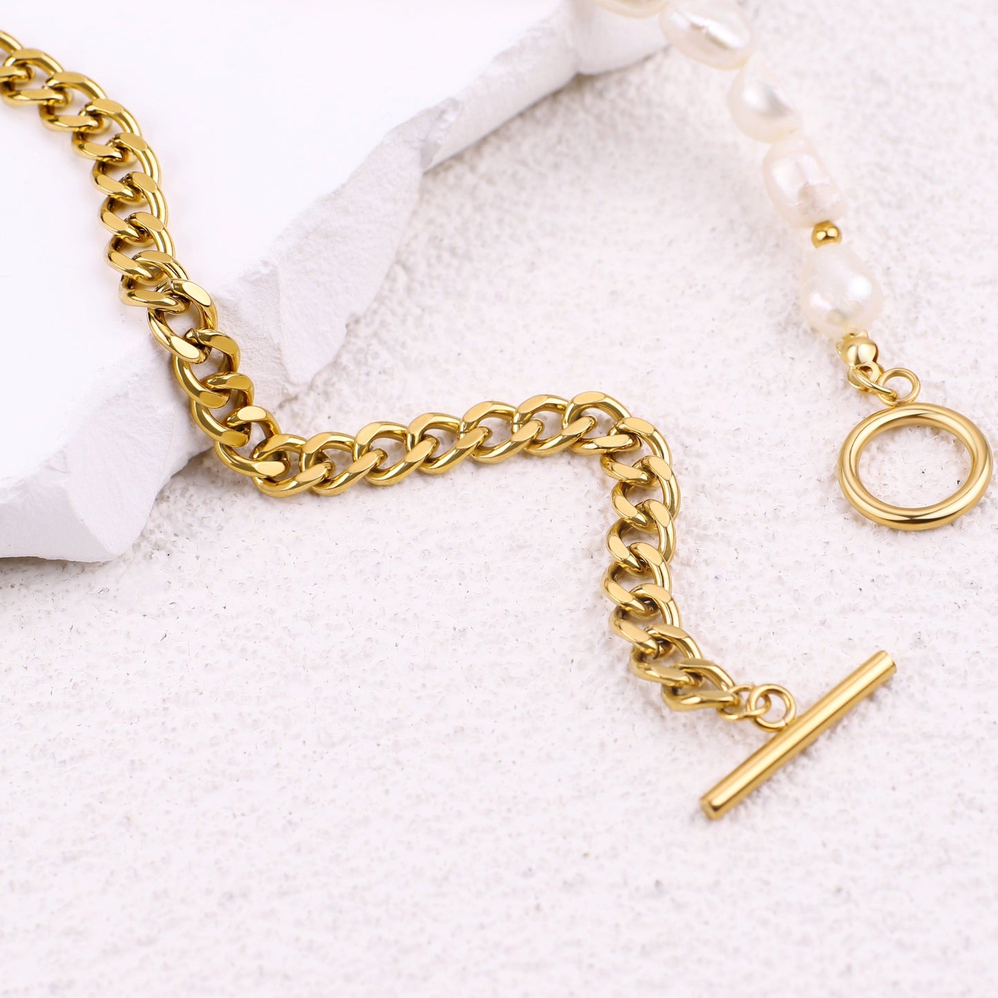Perlenkette mit teils Kette