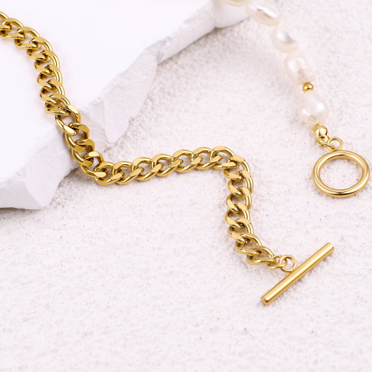 Perlenkette mit teils Kette