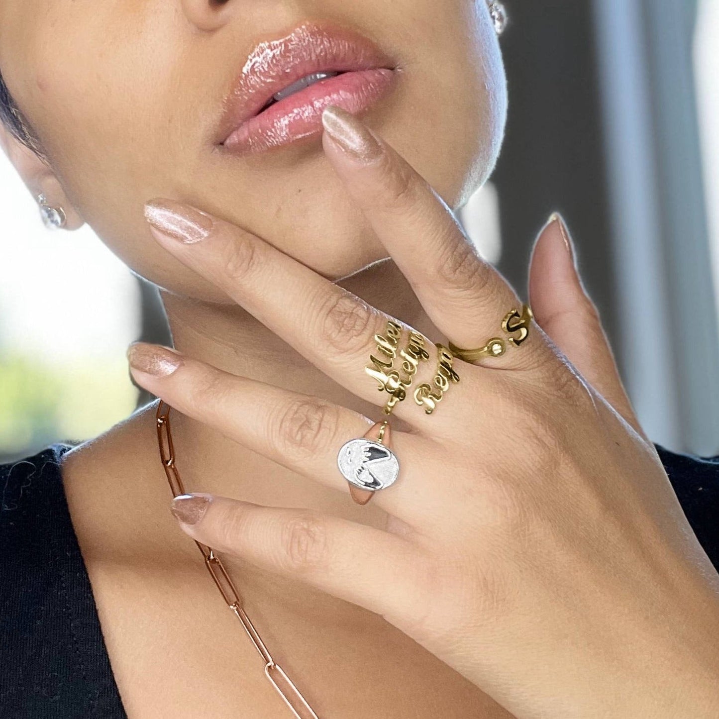 Anello con tre nomi