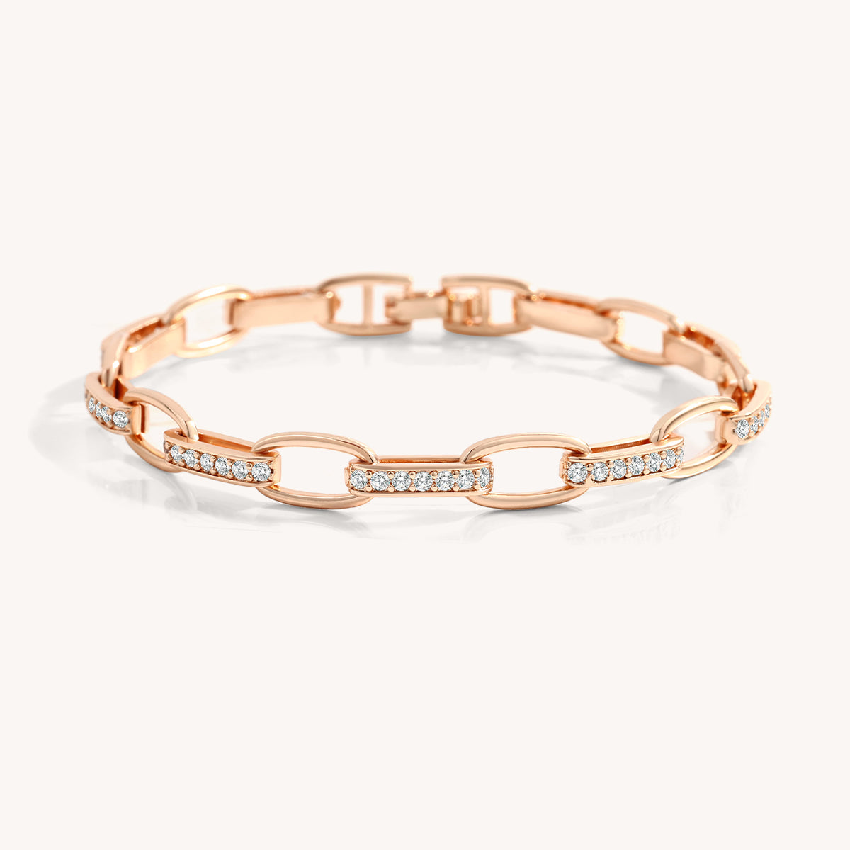 Armband mit ineinandergreifenden Diamant-Büroklammern