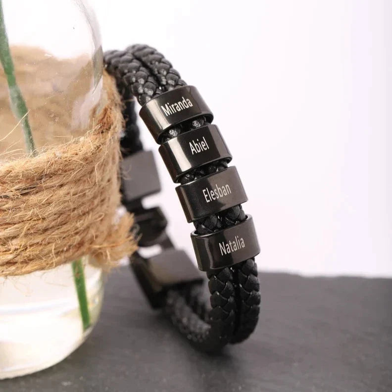 Minimalistische personalisierbare Perlenarmbänder mit Namen
