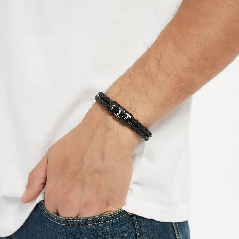 Minimalistische personalisierbare Perlenarmbänder mit Namen