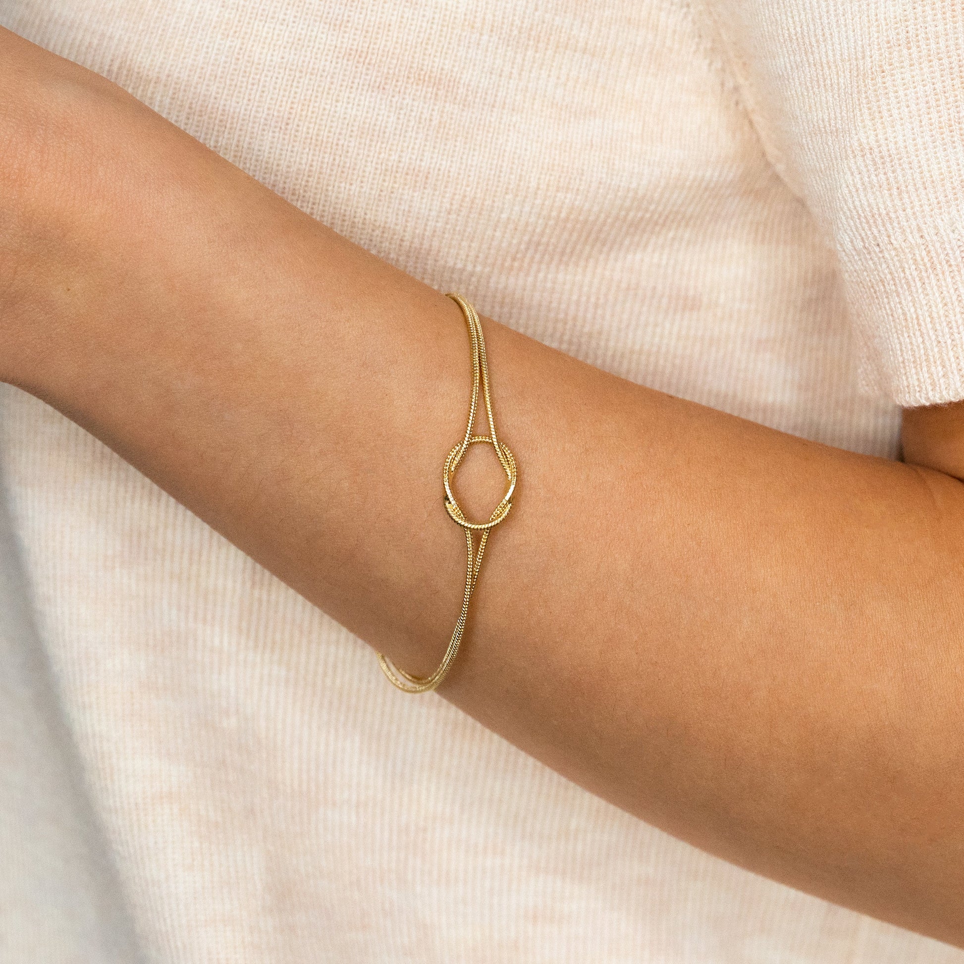 Zartes Knotenarmband