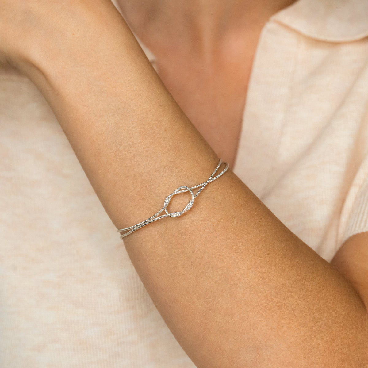 Zartes Knotenarmband