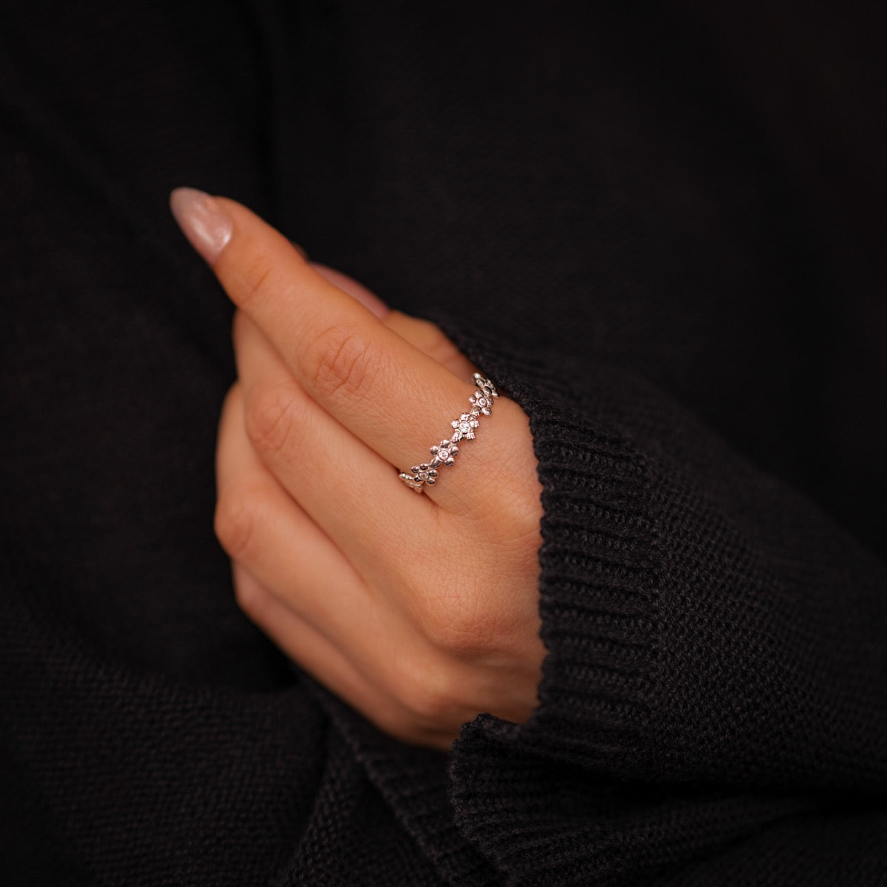 Eternity-Ring mit Diamanten und Gänseblümchen