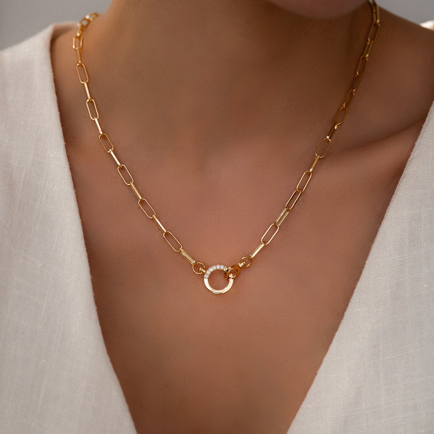 Collana con graffetta e pavé di menta