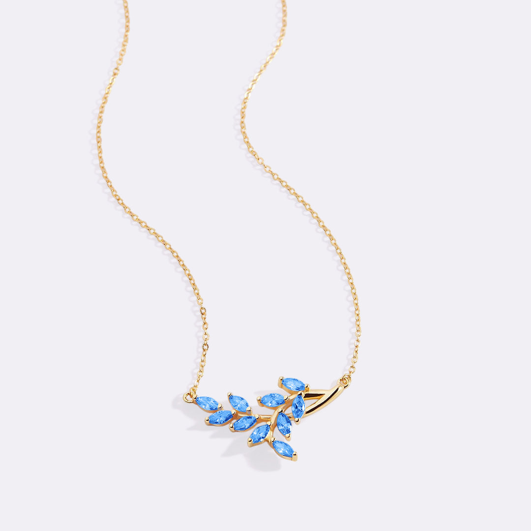 Collana pendente a foglia con pietra portafortuna