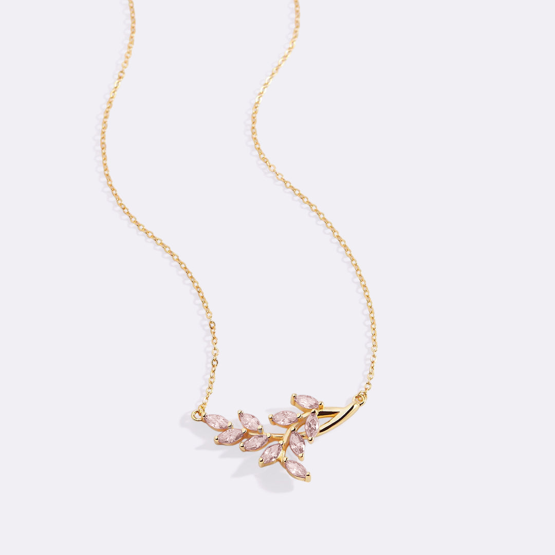 Collana pendente a foglia con pietra portafortuna