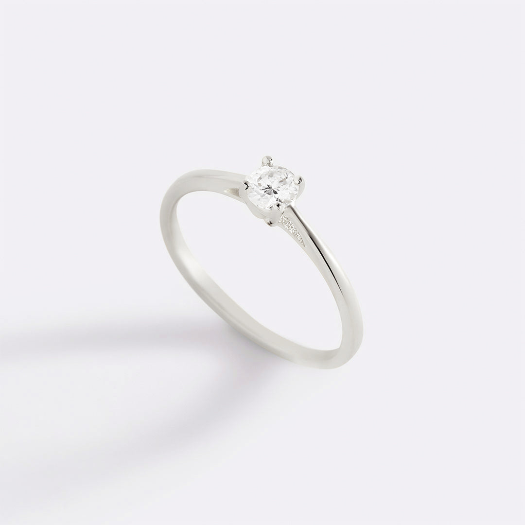 Solitaire Diamond Ring in 925 sterling silver